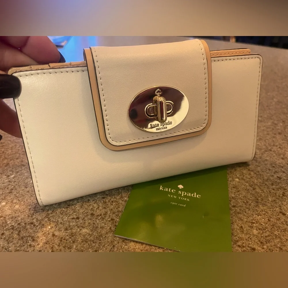 Kate Spade, wallet, new never used.. purchased for $95. Asking $80. - Picture 1 of 11